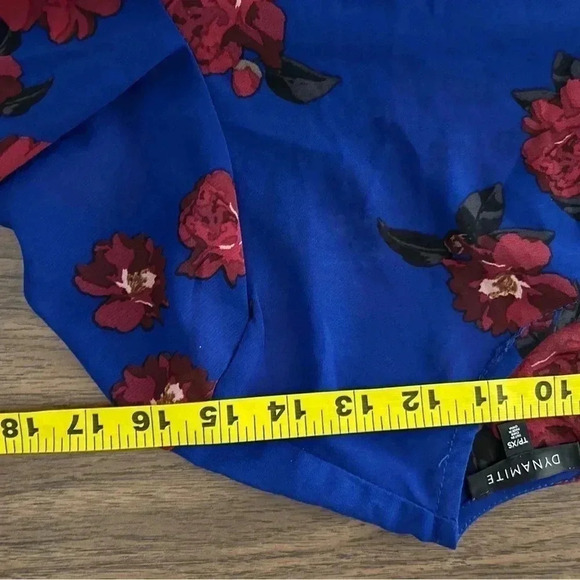 Dynamite floral flowy blouse XS - Picture 6 of 11